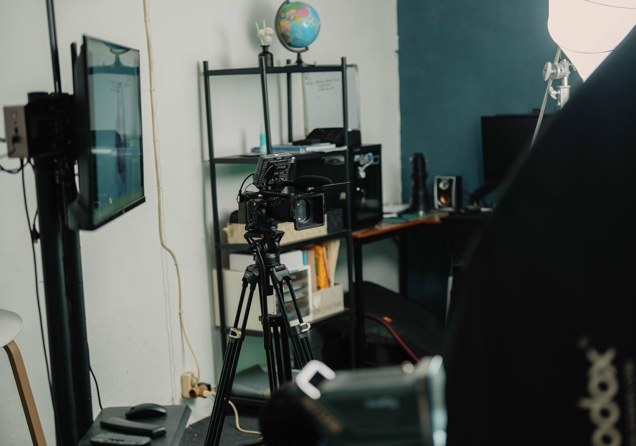 EAST TRASH STUDIO